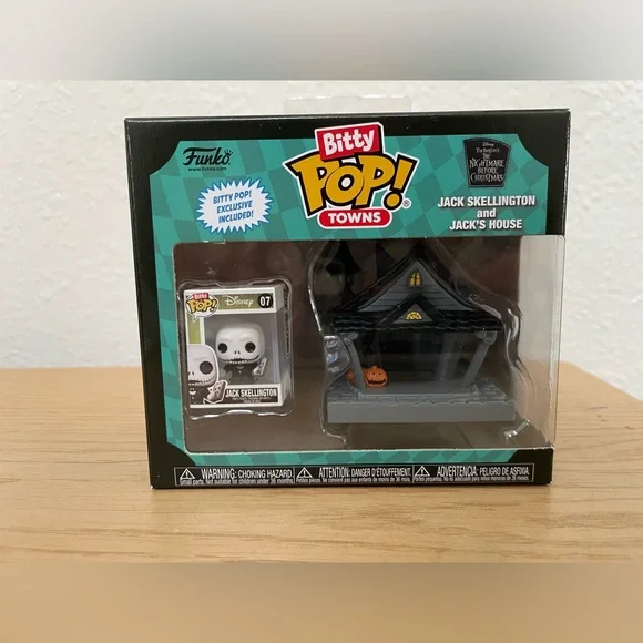 Bitty Pop! Towns - Jack Skellington and Jack’s House - Picture 1 of 11